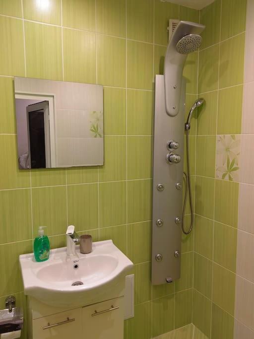 Alexander Apartments קיוסטנדיל מראה חיצוני תמונה